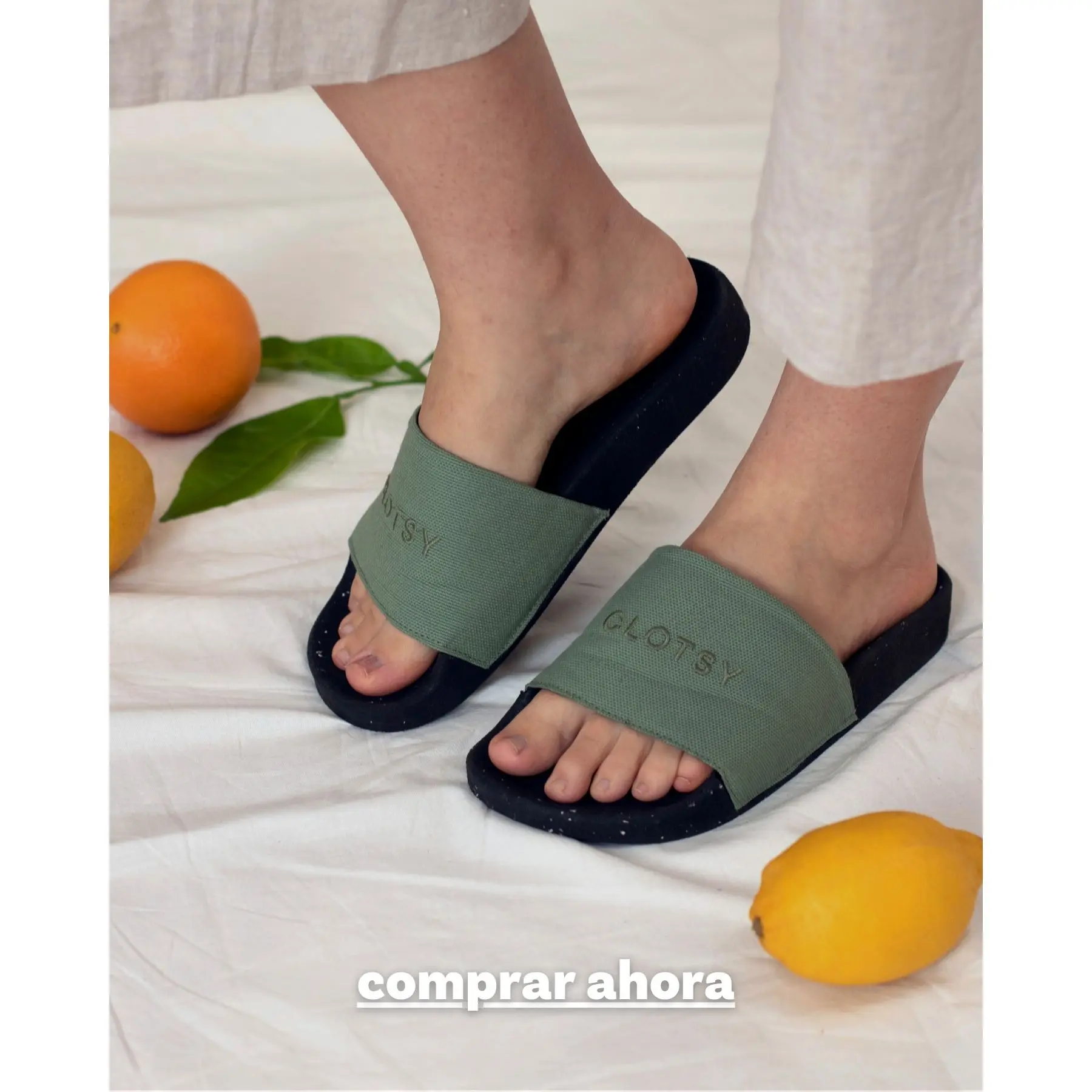 Chanclas Recicladas y Sostenibles en Verde y Gris